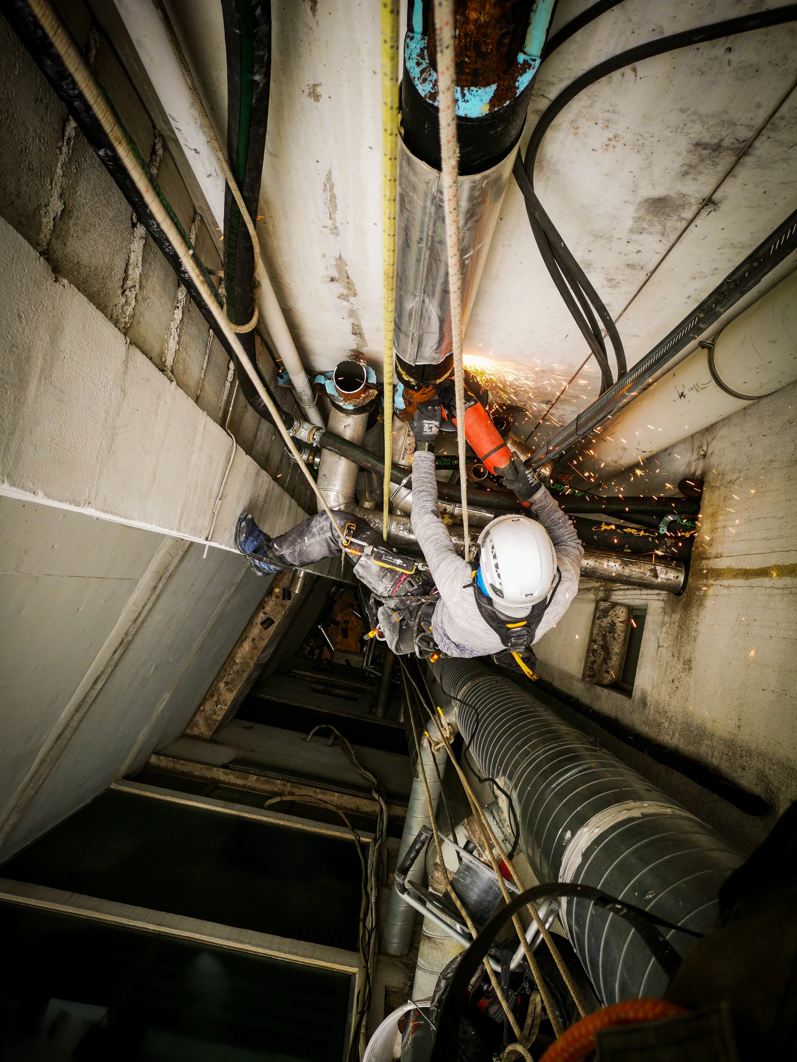 Intervention de cordistes MS Access pour we are fumistes chez SOEM à Toulouse (bâtiment) – 3